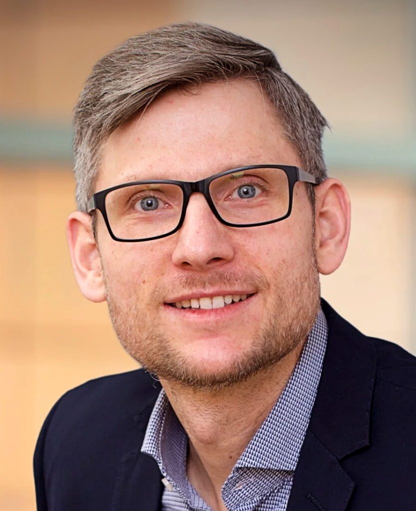 Simplicity, service, scale – Vodafone IoT preps for global ‘hyperscale’ 6 DennisNikleVodafoneIoT